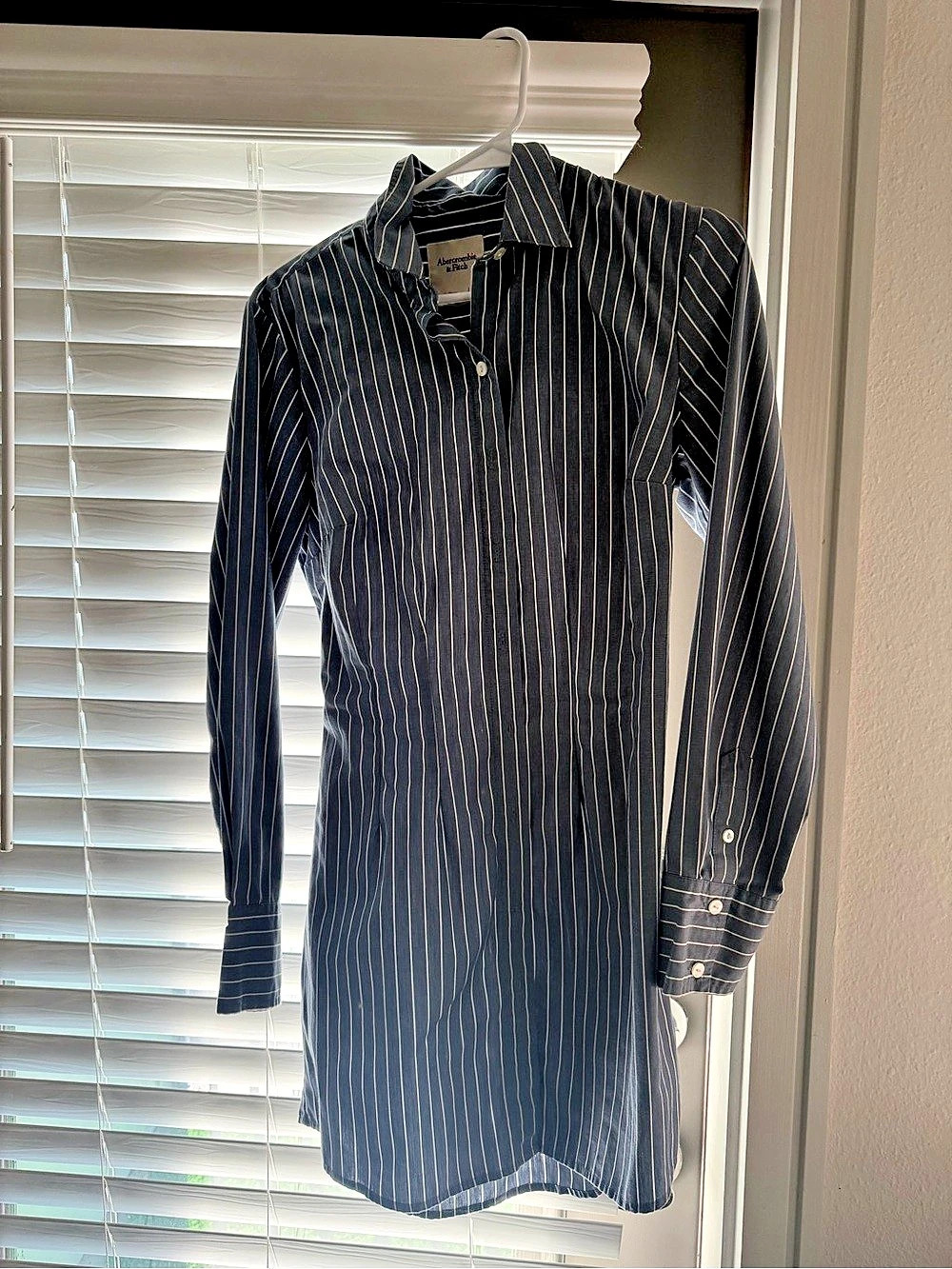 Abercrombie & Fitch Striped Button Down Shirt in Black & White Size Small Like N